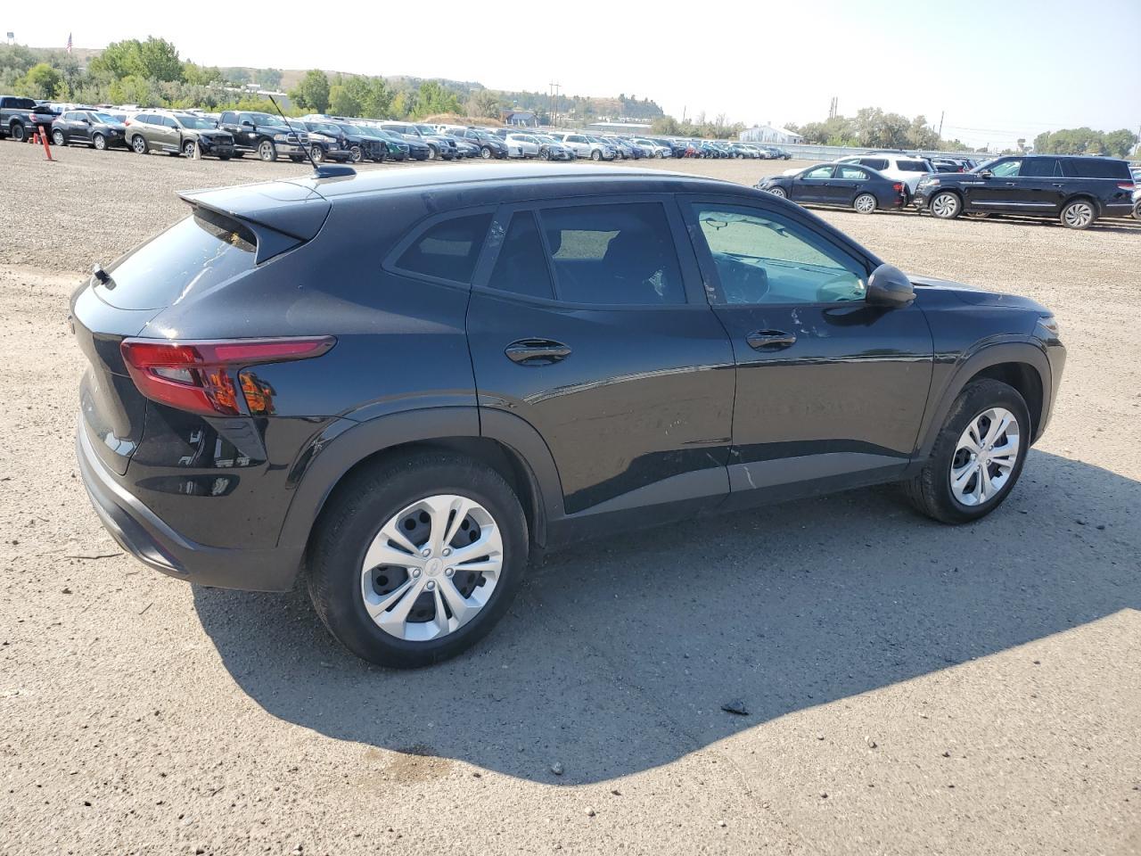 2024 Chevrolet Trax Ls - Image 3