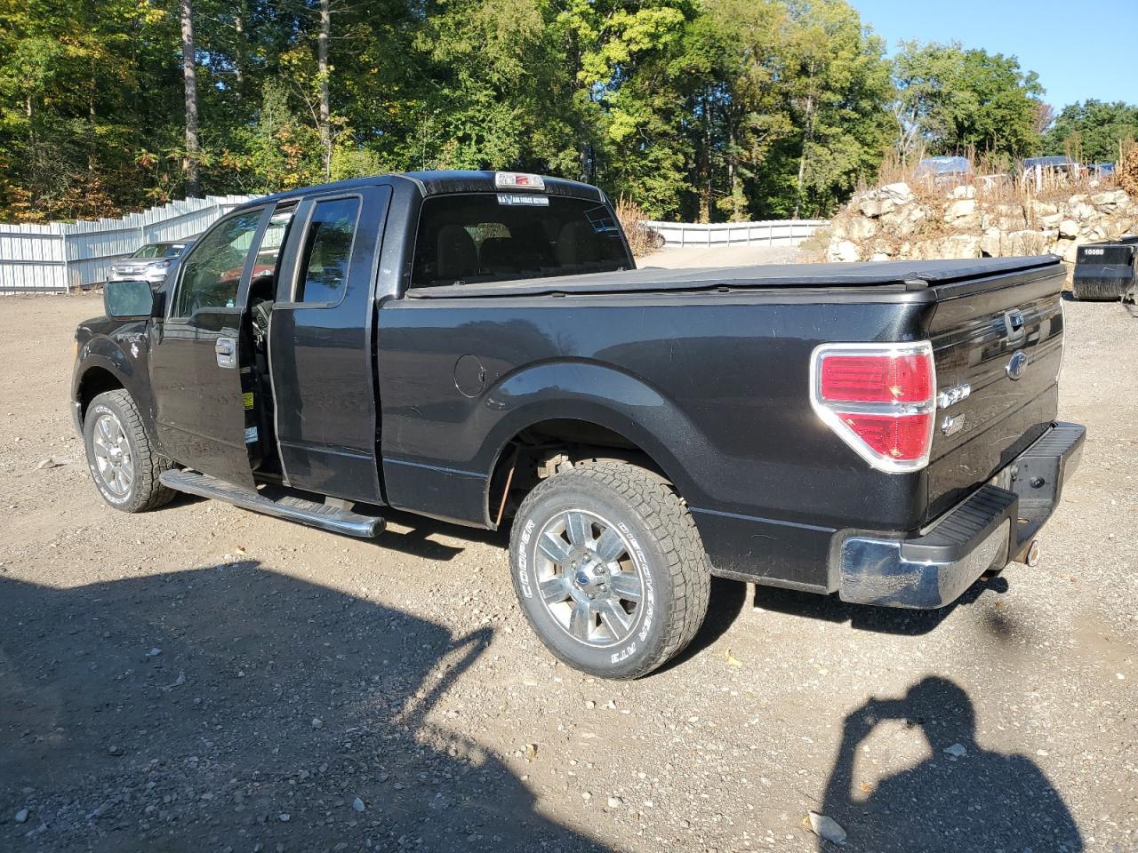 2010 Ford F150 Super Cab - Image 2