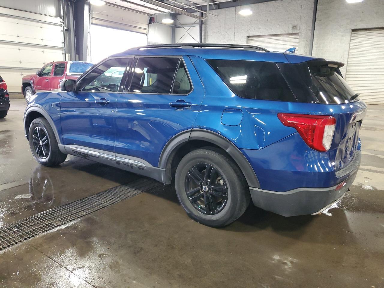 2020 Ford Explorer Xlt - Фото 2