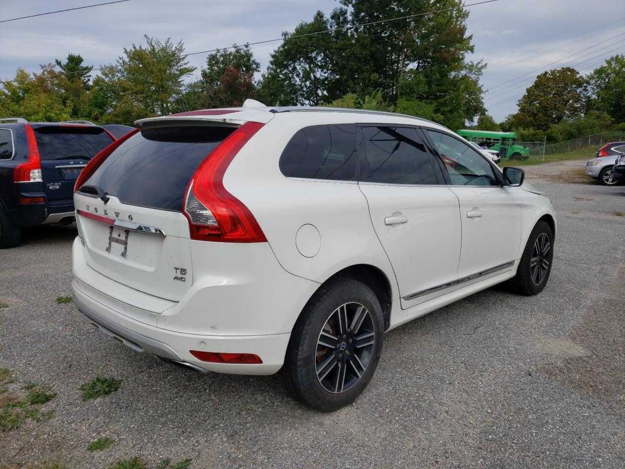 2017 Volvo Xc60 T5 Dynamic - Image 4
