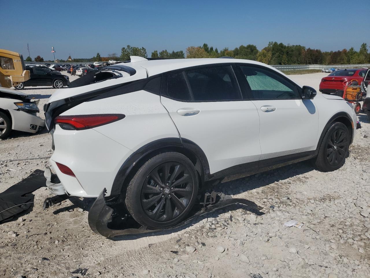 2024 Buick Envista Sport Touring - Image 3