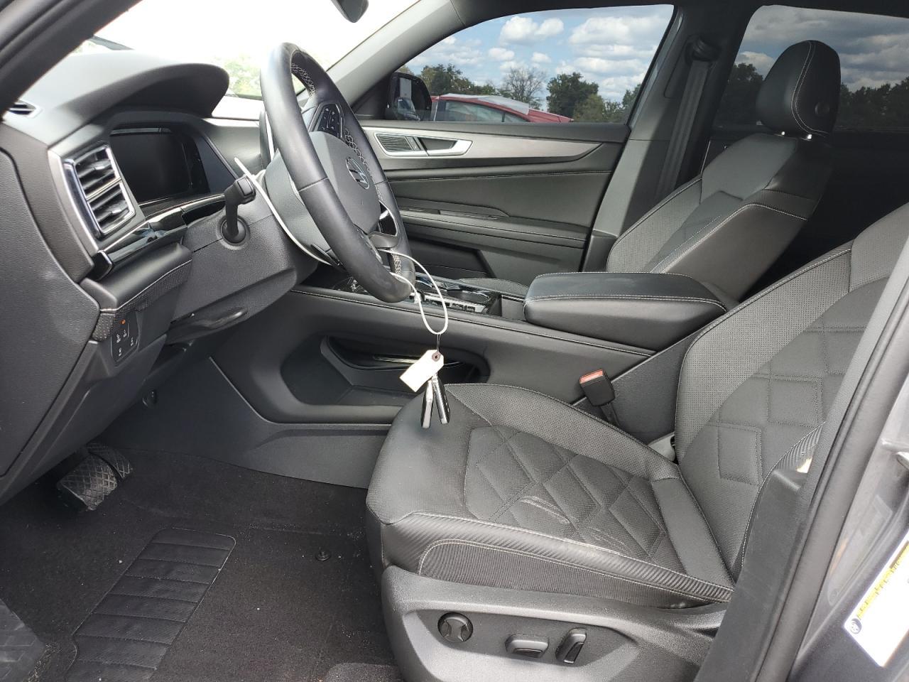 2024 Volkswagen Atlas Cross Sport Se - Image 7