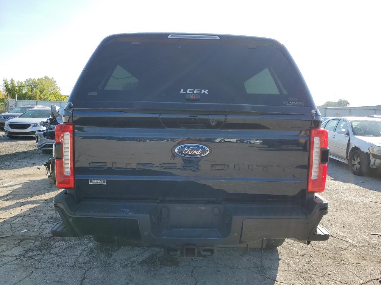 2023 Ford F350 Super Duty - Фото 6