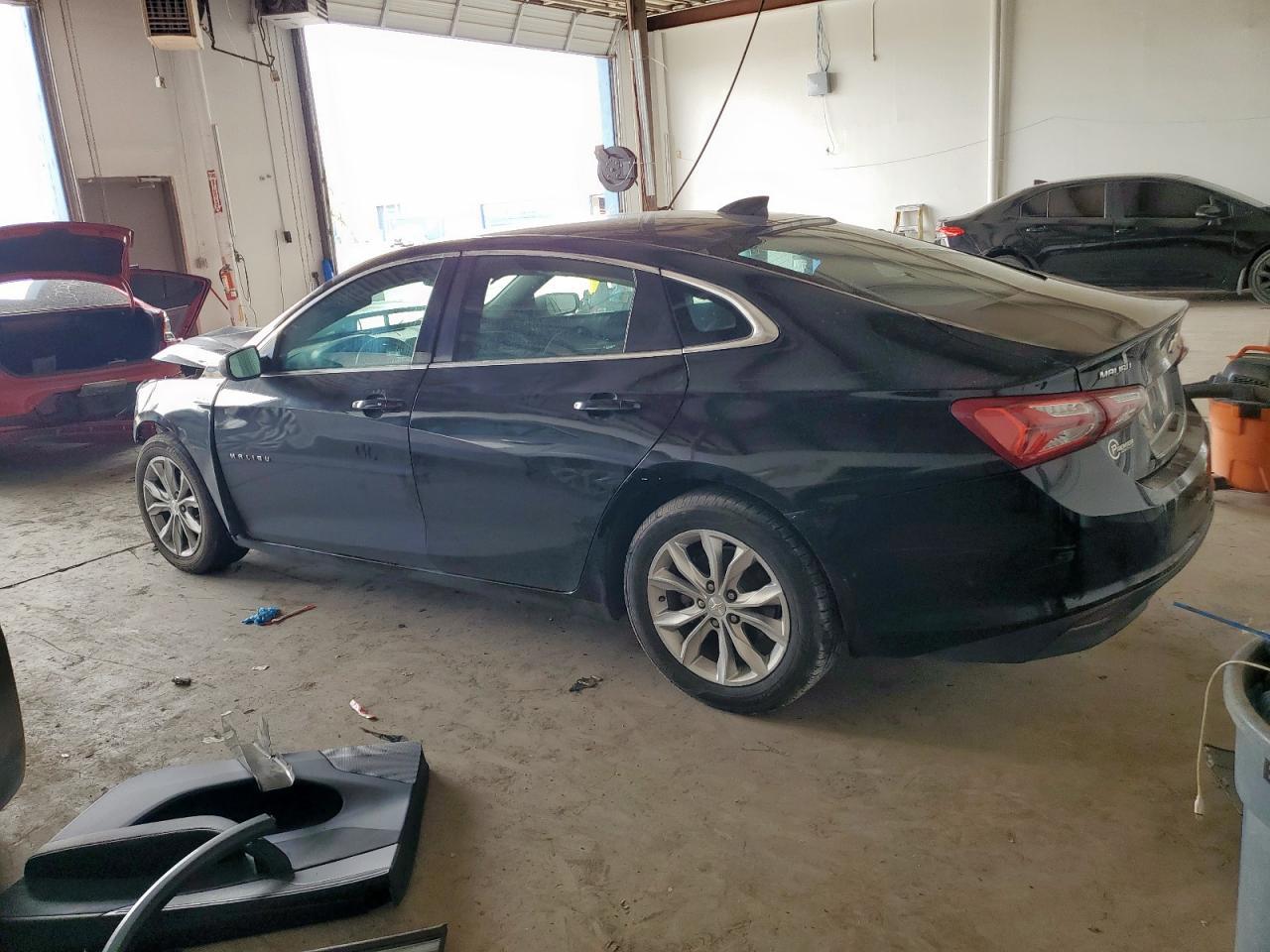 2019 Chevrolet Malibu Lt - Image 2