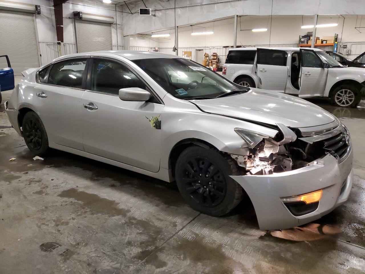 2015 Nissan Altima 2.5 - Фото 4