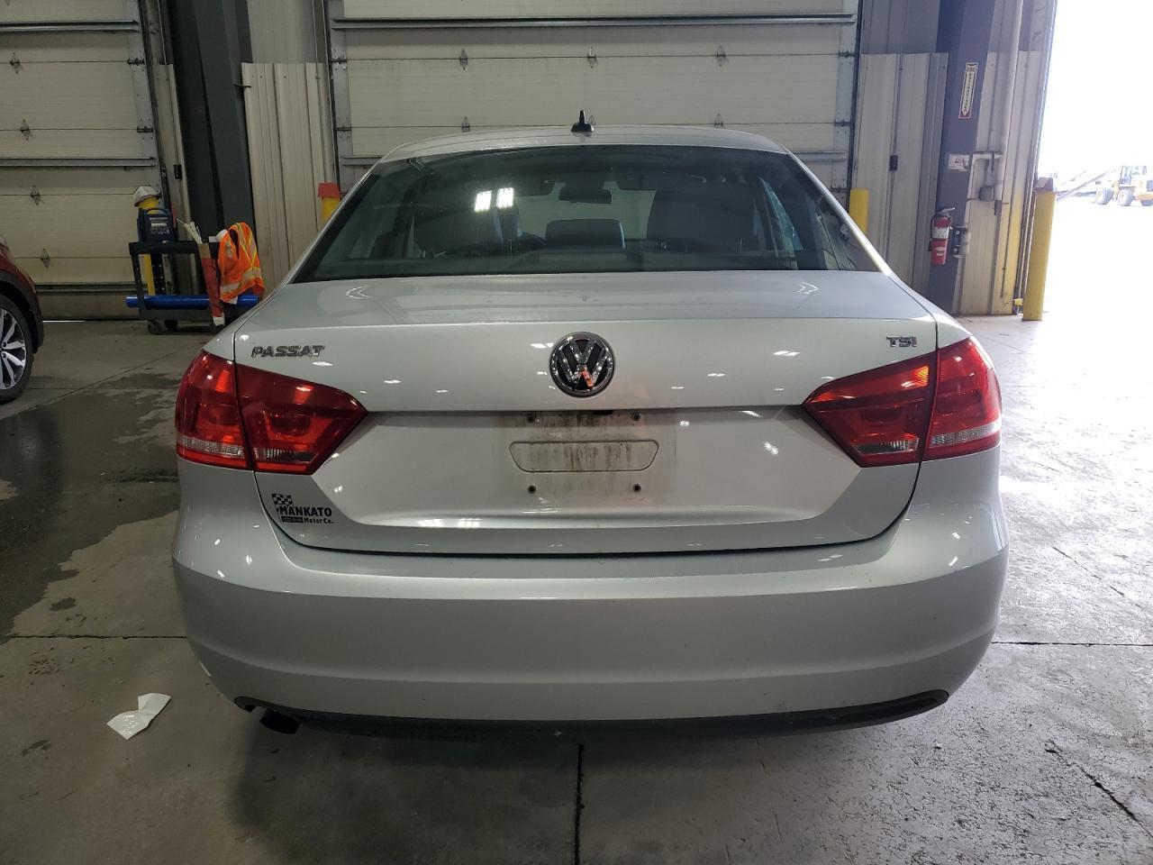 2015 Volkswagen Passat S - Image 6