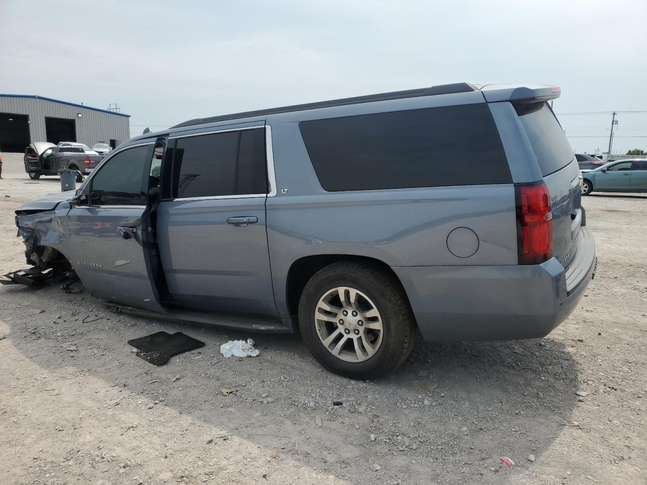 2016 Chevrolet Suburban C1500 Lt - Фото 2