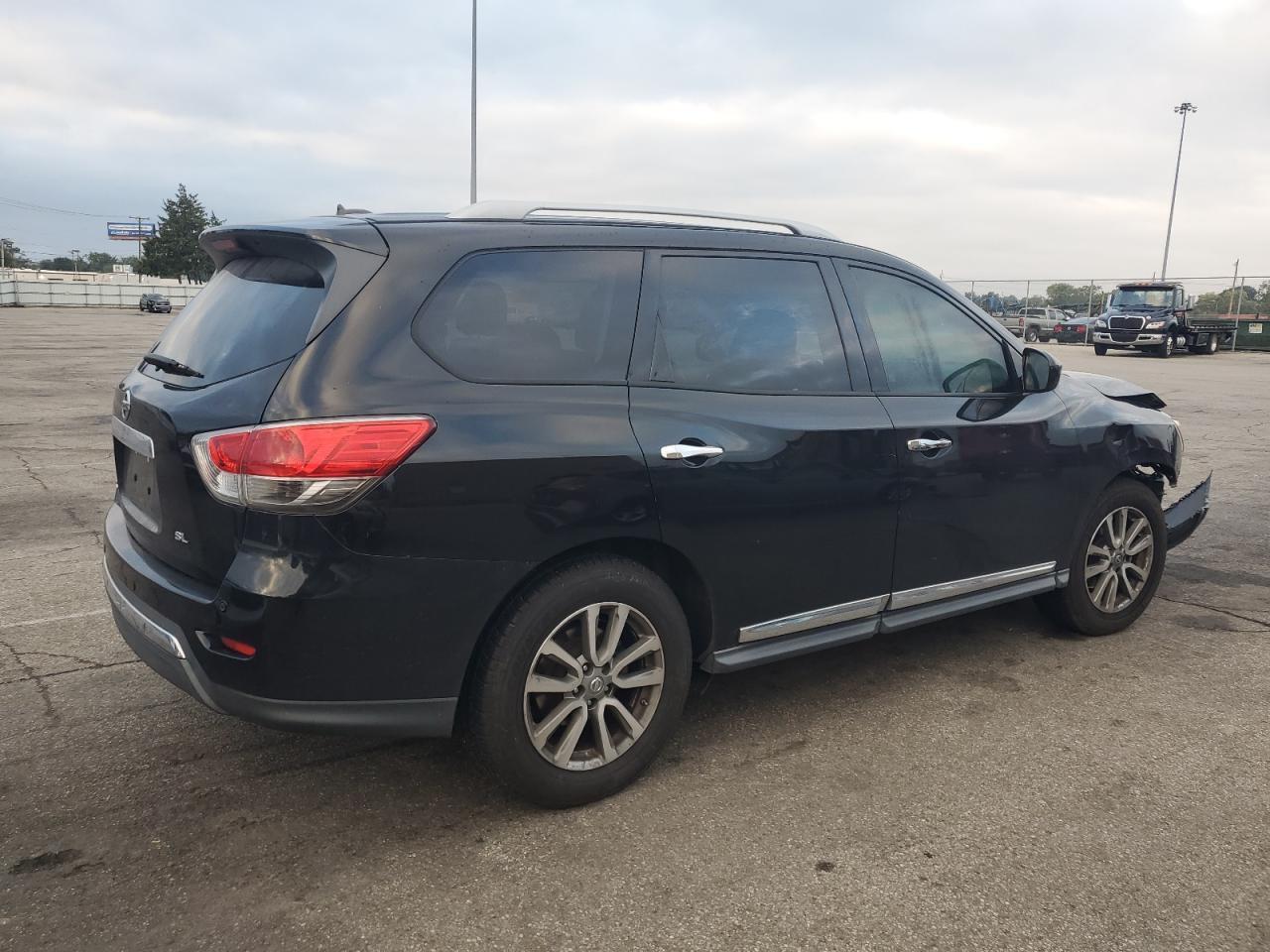2014 Nissan Pathfinder S - Фото 3