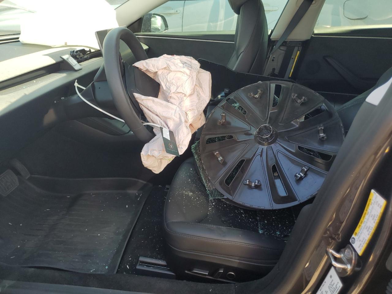 2024 Tesla Model 3 - Image 7