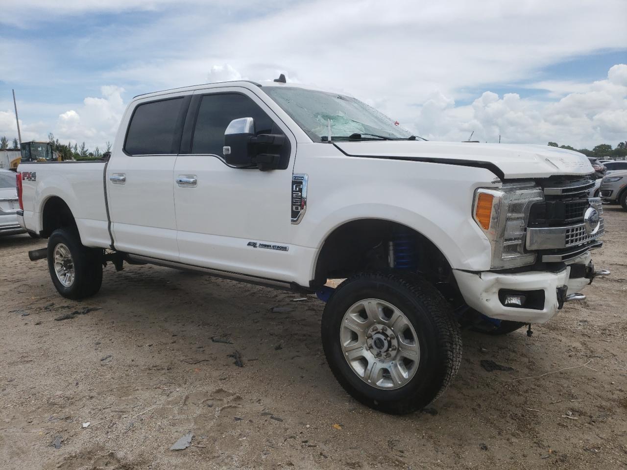 2019 Ford F250 Super Duty - Фото 4