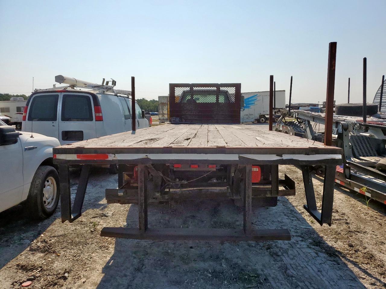 2006 Ford F650 Super Duty Flatbed Truck - Image 6