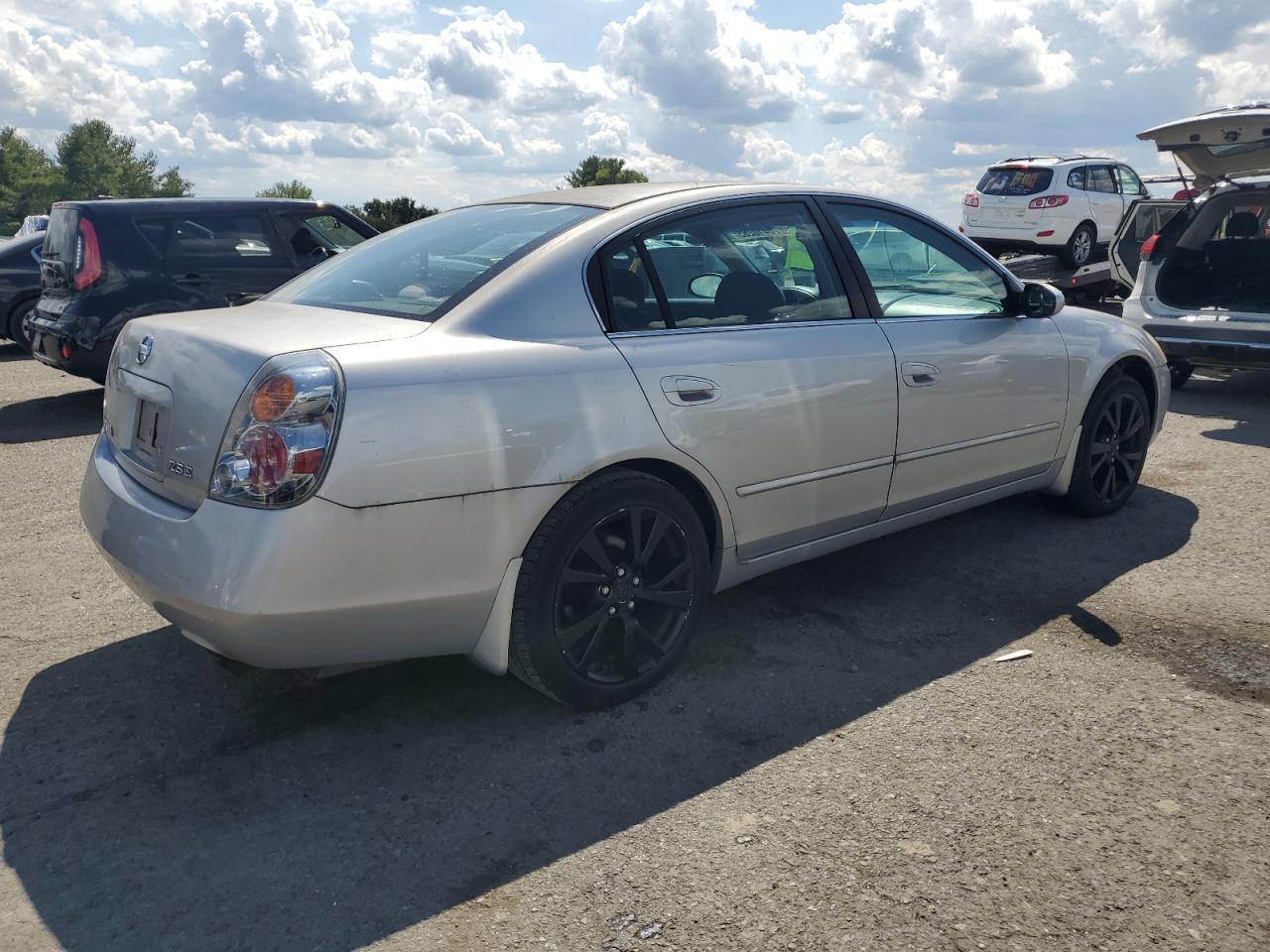 2004 Nissan Altima - Image 3
