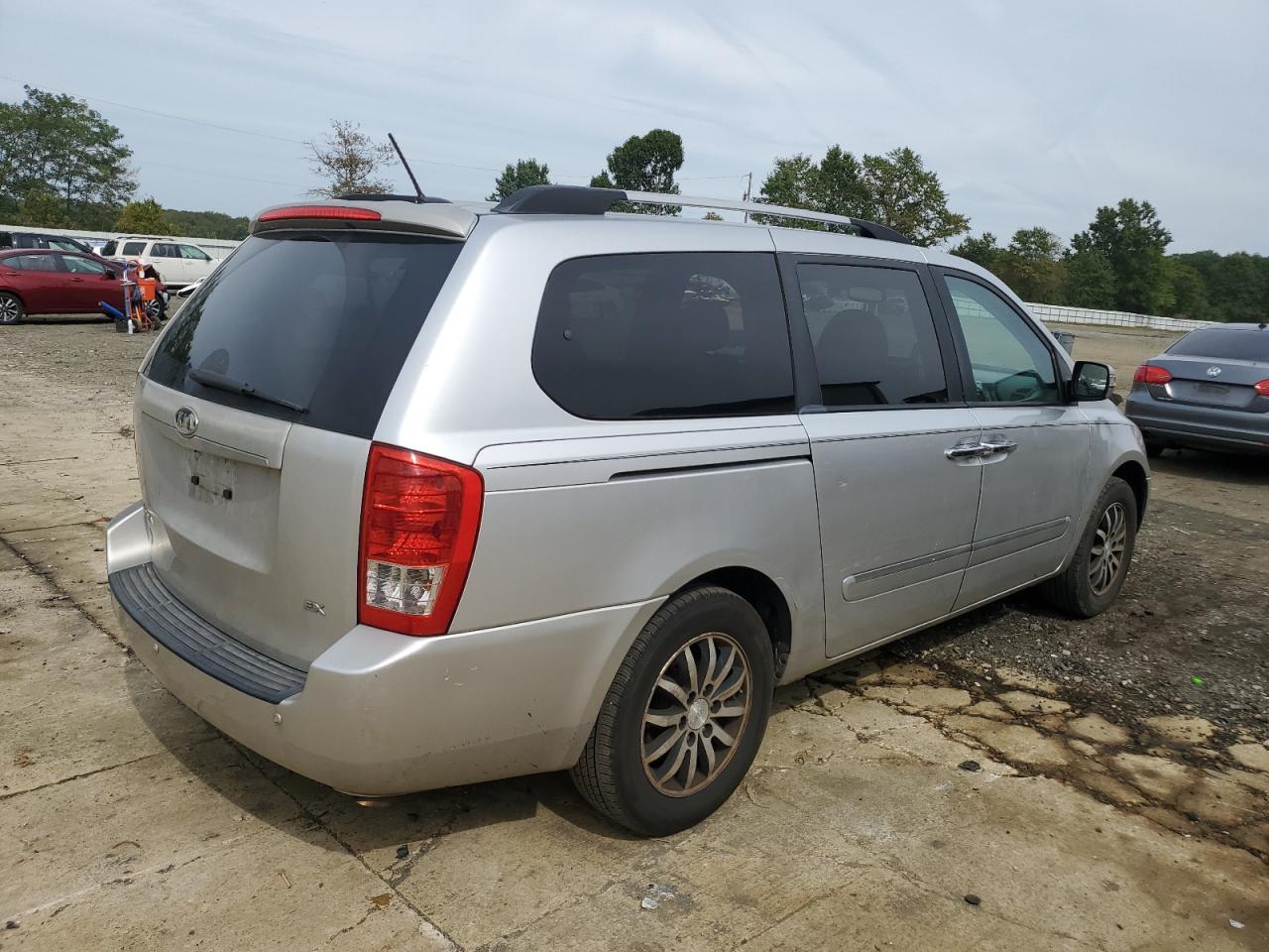 2012 Kia Sedona Ex - Image 3