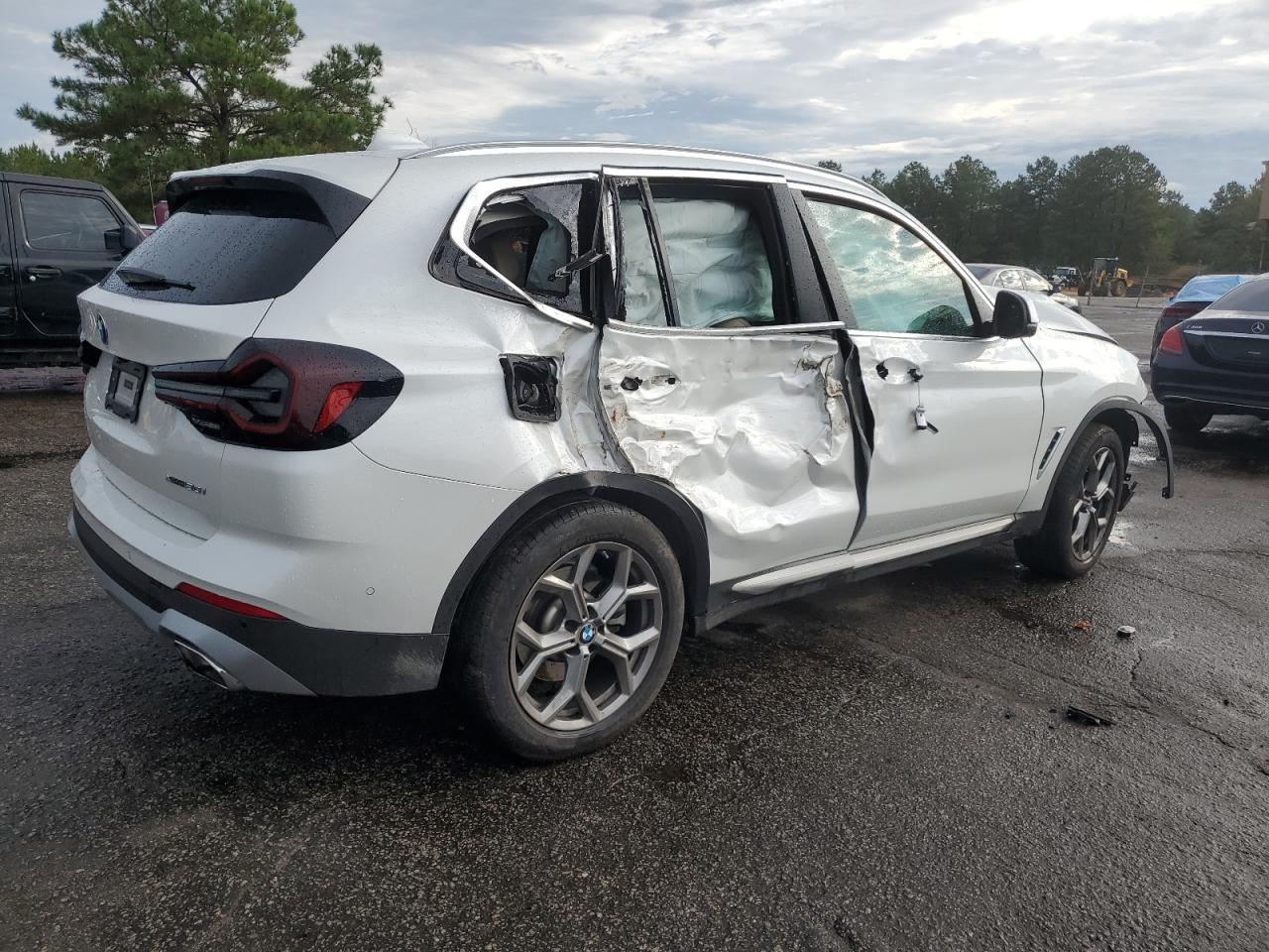 2024 BMW X3 xDrive30I - Image 3