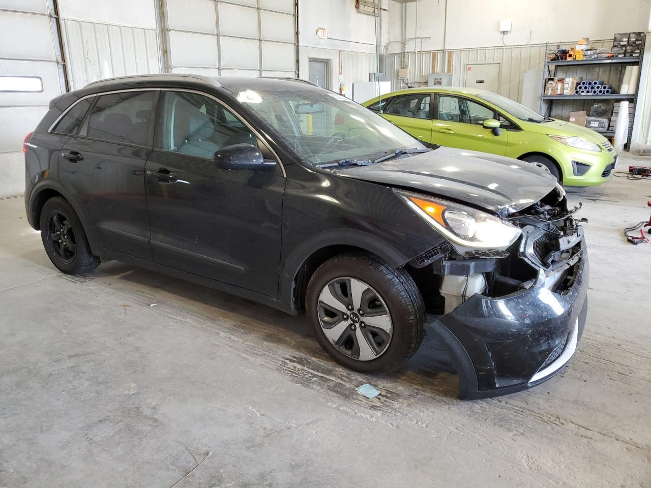 2017 Kia Niro Fe - Фото 4