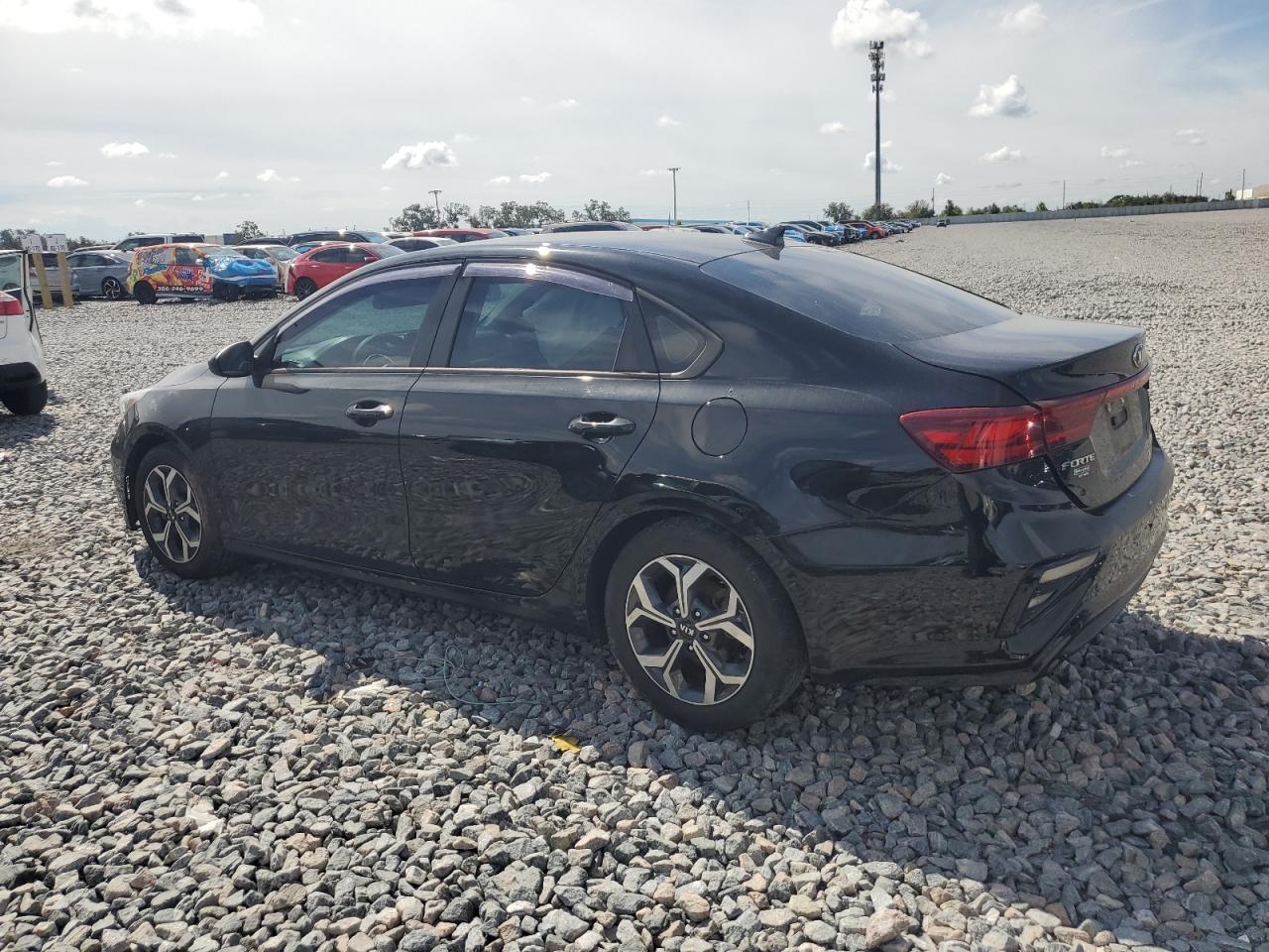 2021 Kia Forte Fe - Фото 2