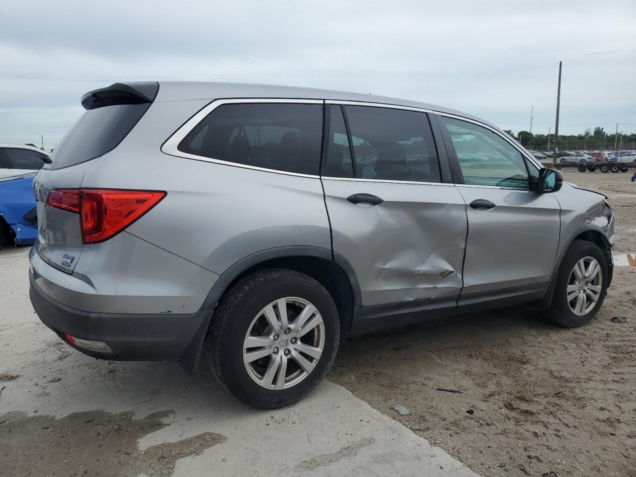 2016 Honda Pilot Lx - Image 3