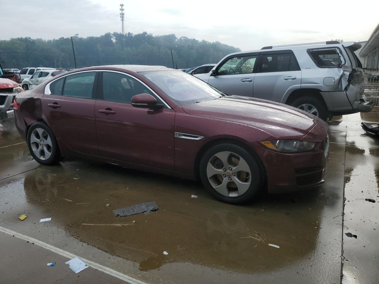 2017 Jaguar Xe - Фото 4