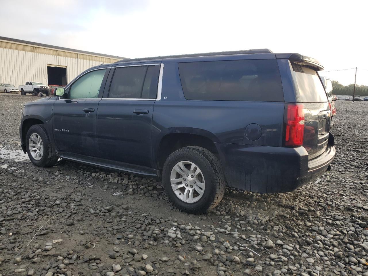 2019 Chevrolet Suburban K1500 Lt - Image 2