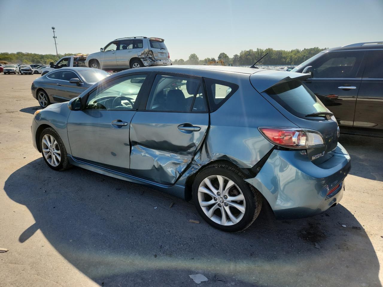 2011 Mazda 3 S - Image 2