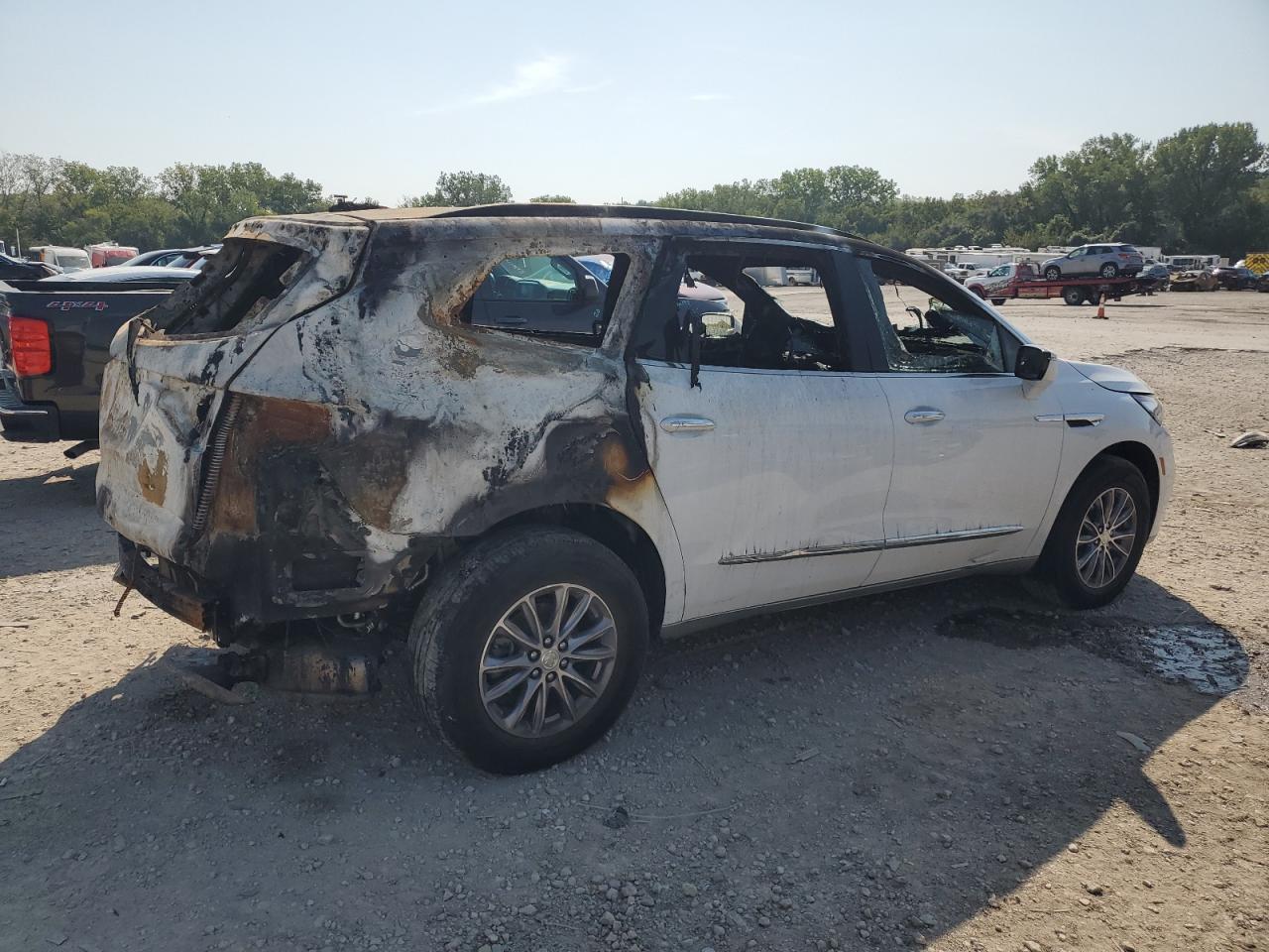 2022 Buick Enclave Essence - Image 3