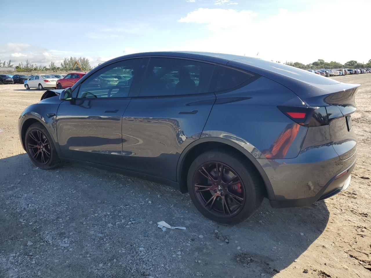 2022 Tesla Model Y - Фото 2