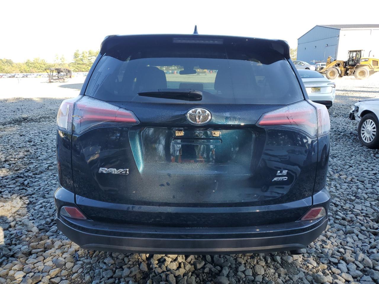 2018 Toyota Rav4 Le - Image 6