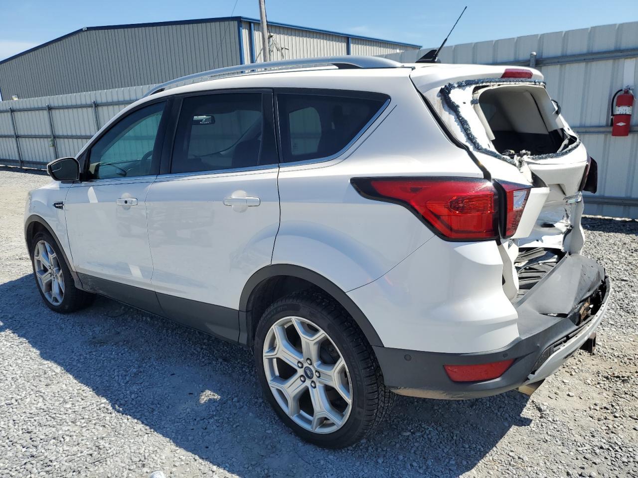 2019 Ford Escape Titanium - Фото 2