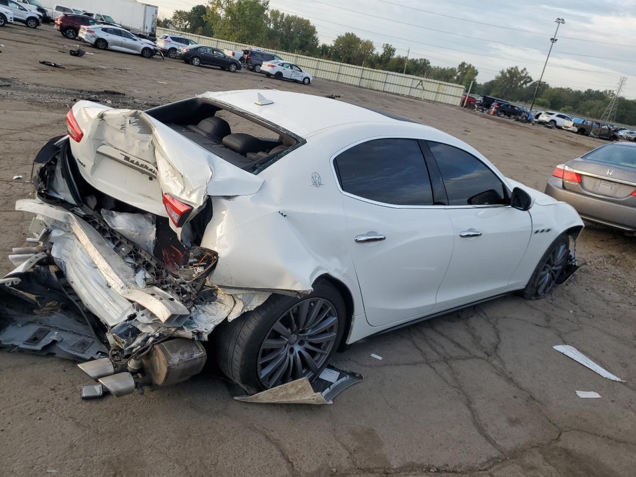 2018 Maserati Ghibli S - Image 3