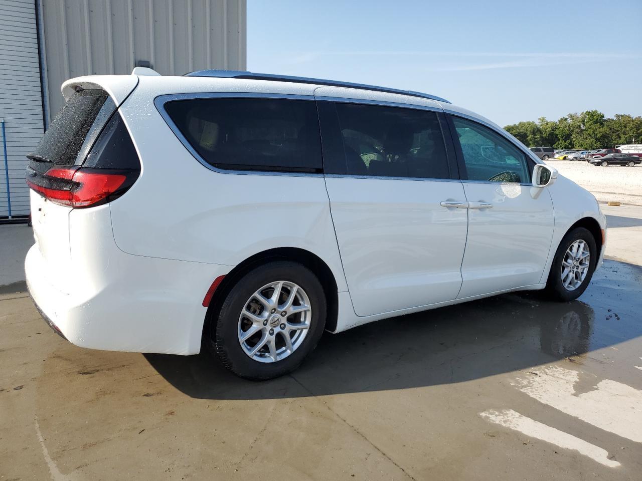 2021 Chrysler Pacifica Touring L - Фото 3