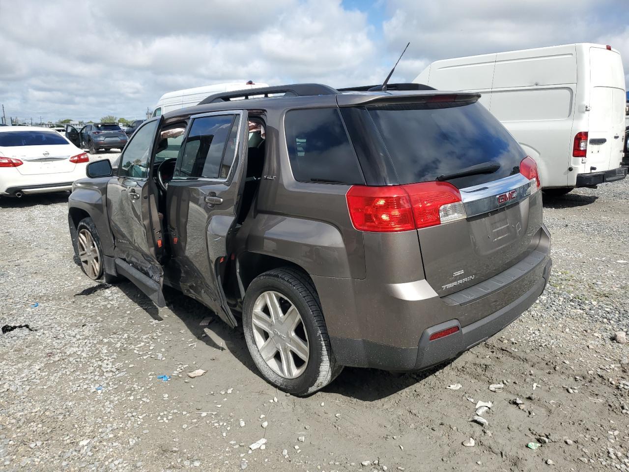 2011 GMC Terrain Slt - Image 2