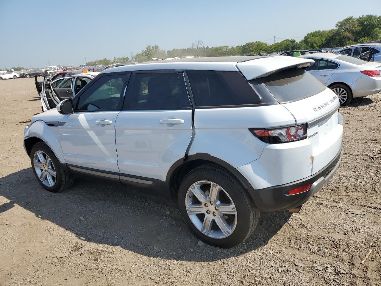 2015 Land Rover Range Rover Evoque Pure Plus - Image 2