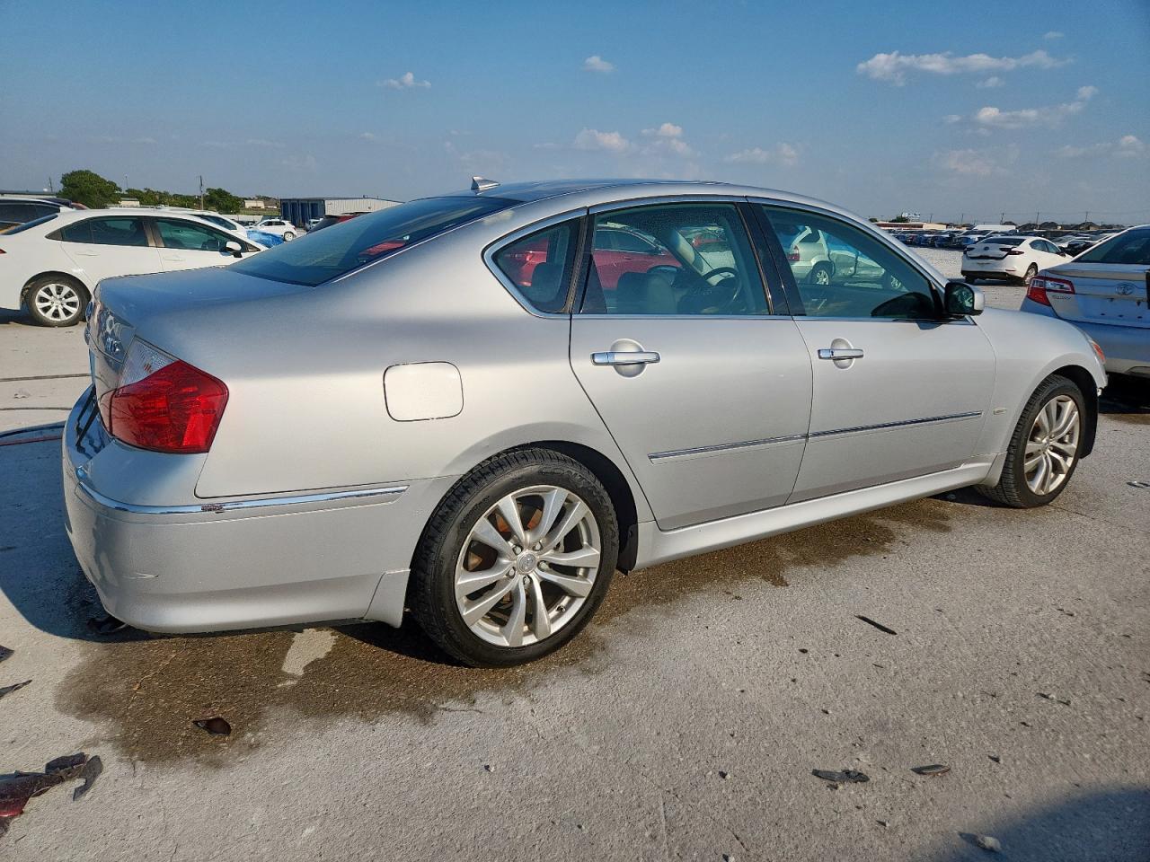 2010 Infiniti M35 Base - Фото 3