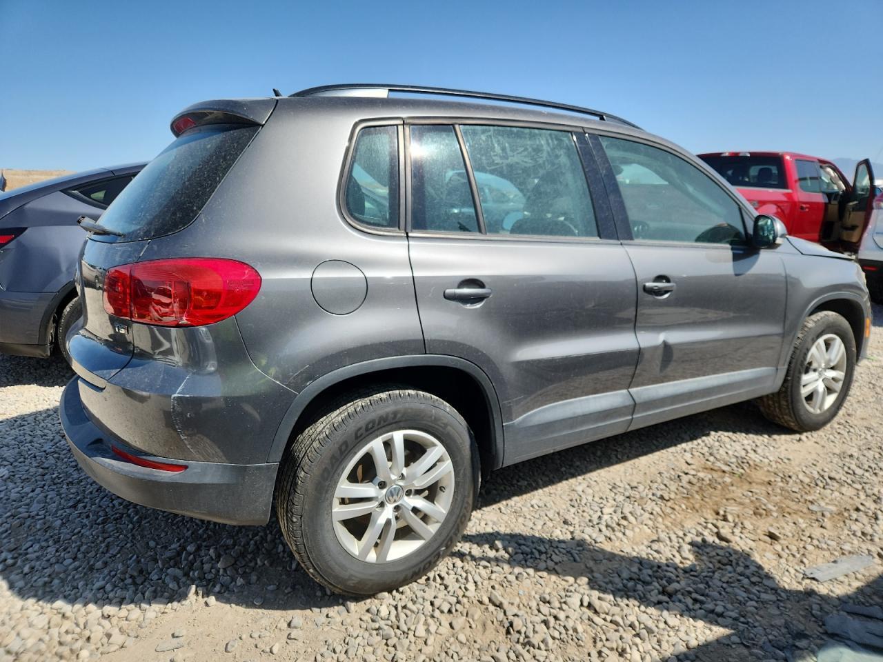 2016 Volkswagen Tiguan S - Фото 3