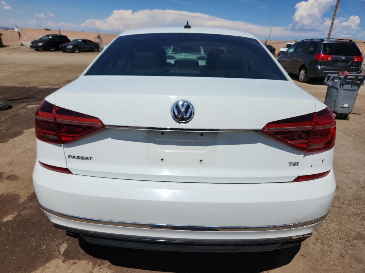 2017 Volkswagen Passat R-Line - Фото 6