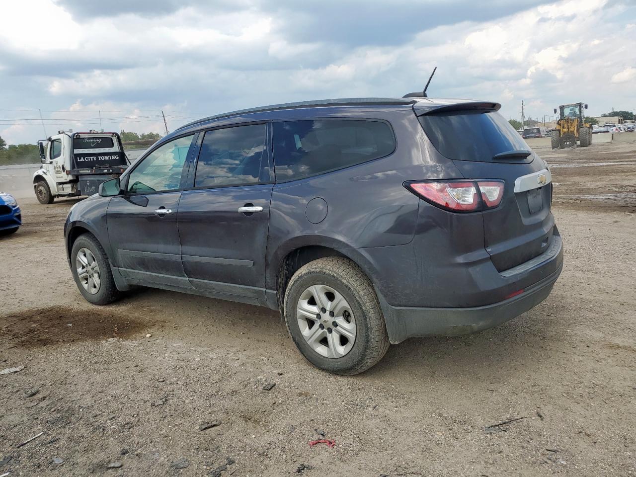 2016 Chevrolet Traverse Ls - Фото 2