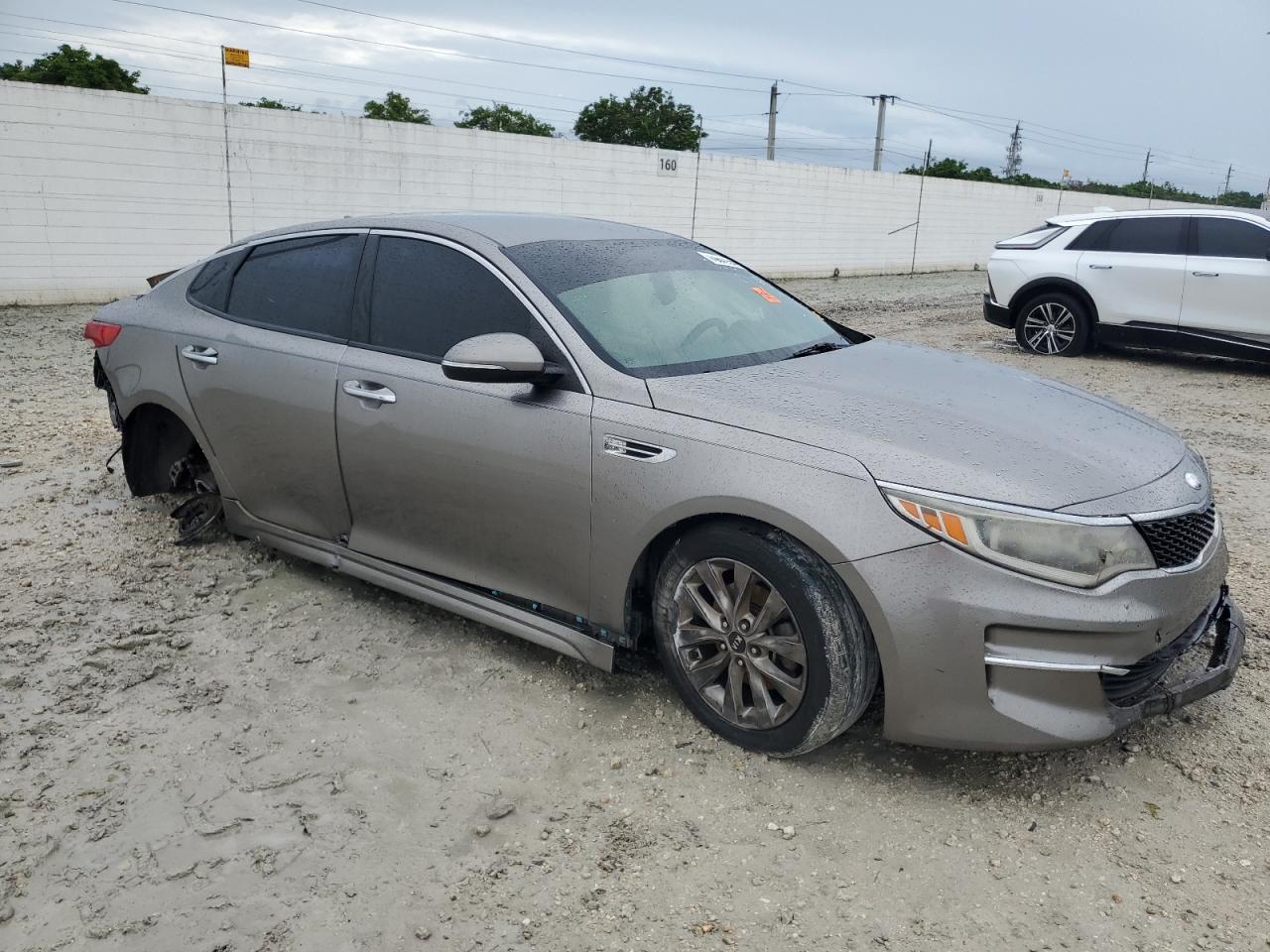 2018 Kia Optima Lx - Image 4