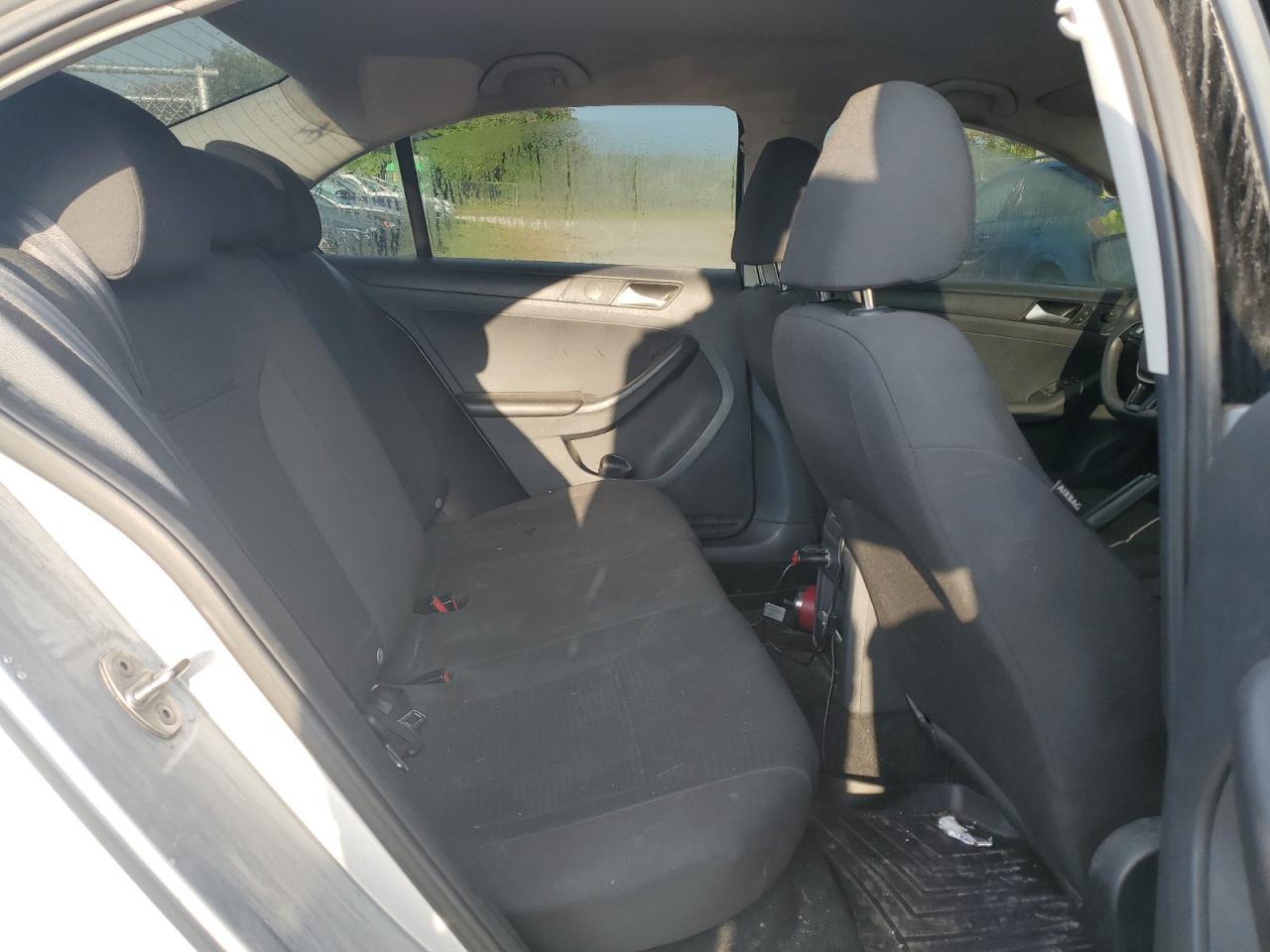 2016 Volkswagen Jetta S - Фото 6