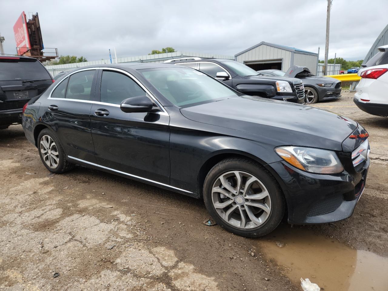 2017 Mercedes-Benz C 300 4Matic - Фото 4