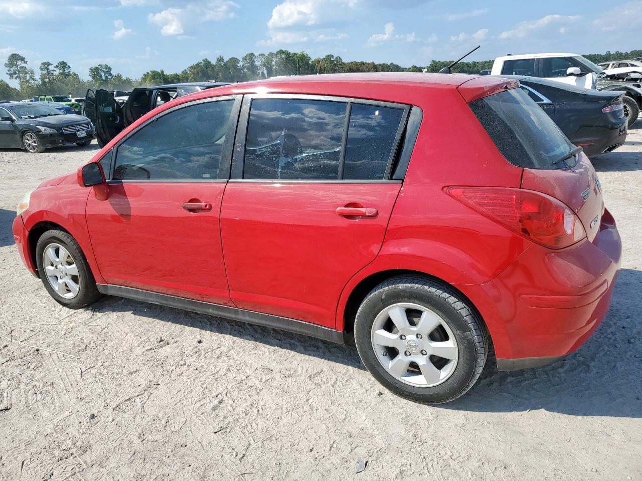 2009 Nissan Versa S - Image 2