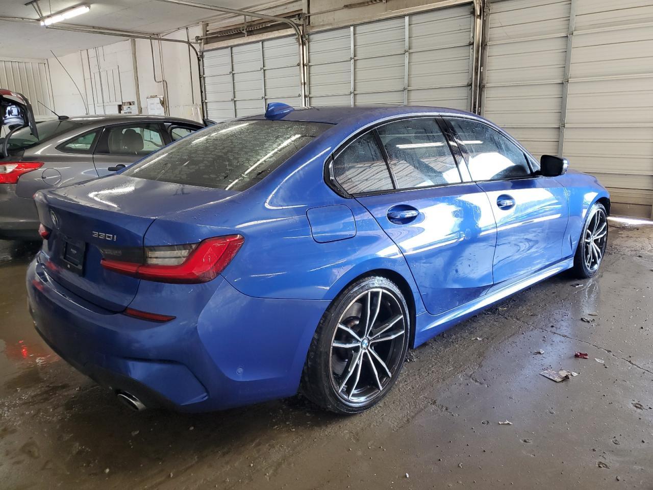 2019 BMW 330I - Фото 3