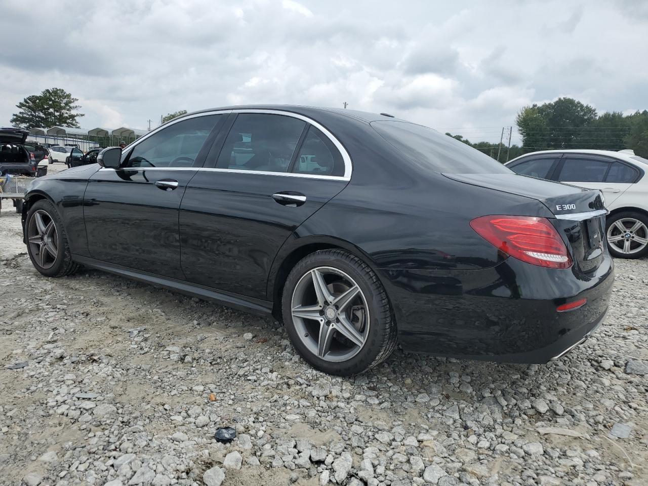 2017 Mercedes-Benz E 300 - Фото 2