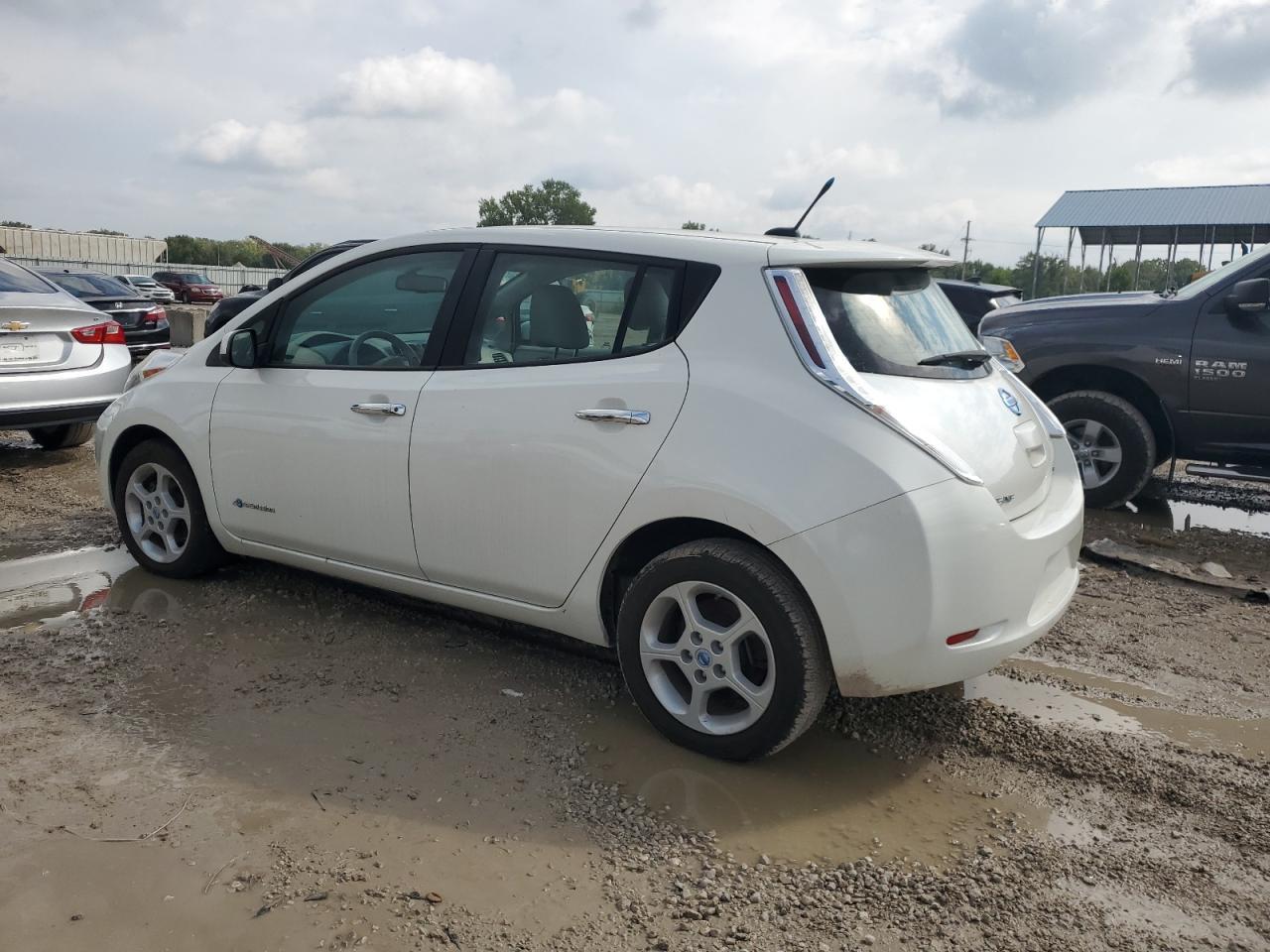 2013 Nissan Leaf S - Фото 2