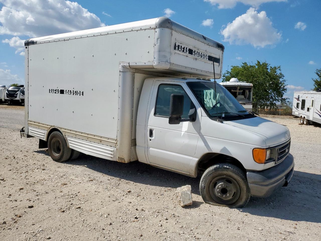 2007 Ford Econoline E450 Super Duty Cutaway Van - Фото 4