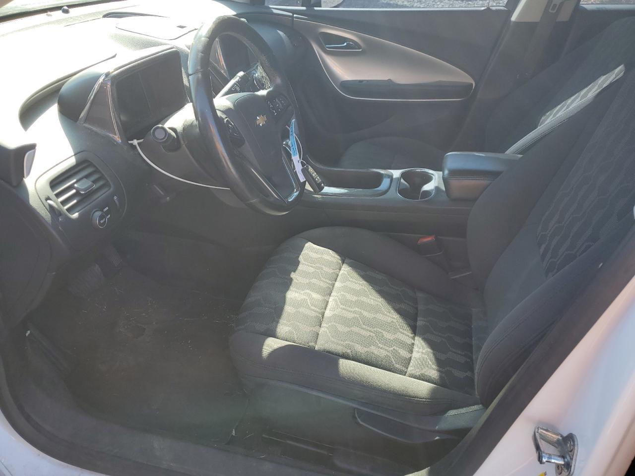 2015 Chevrolet Volt - Image 7