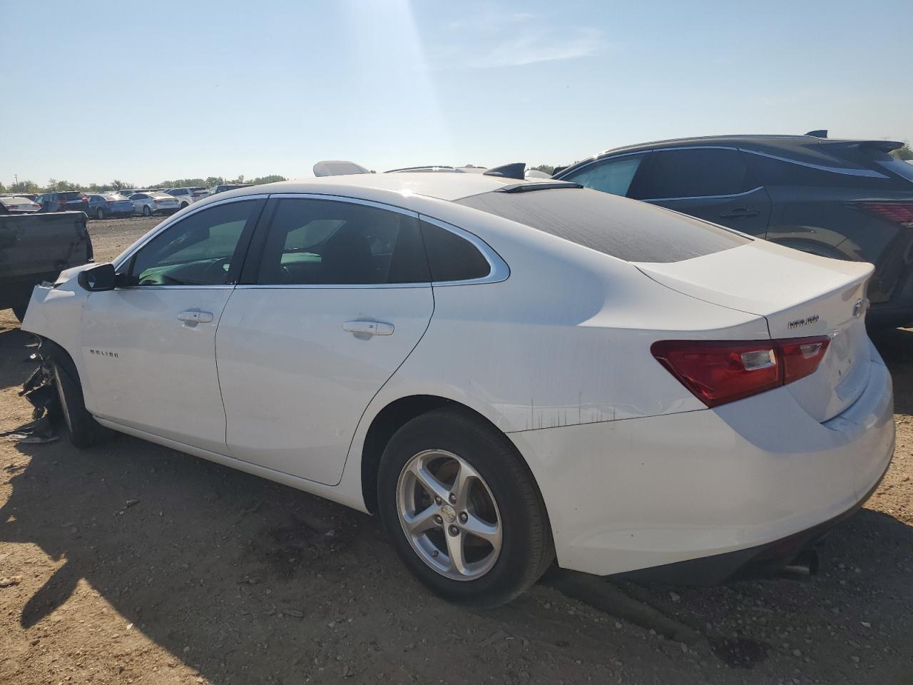 2018 Chevrolet Malibu Ls - Фото 2