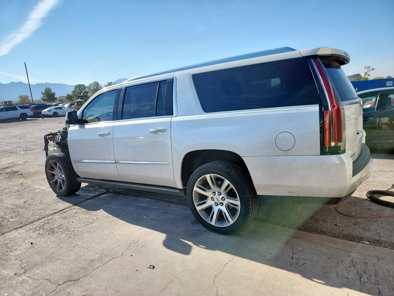2016 Cadillac Escalade Esv Premium - Фото 2