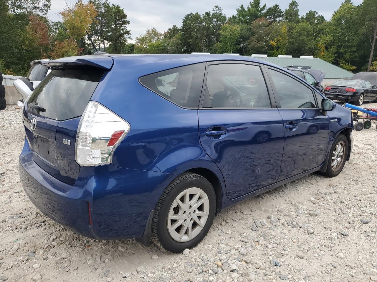 2012 Toyota Prius V - Фото 3