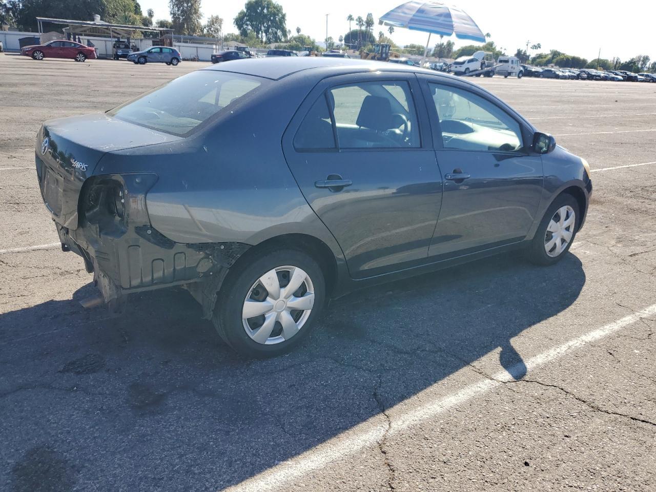 2010 Toyota Yaris - Фото 3