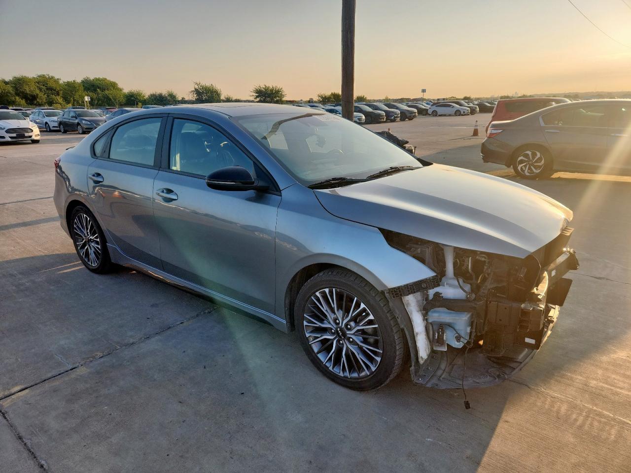 2022 Kia Forte Gt Line - Image 4